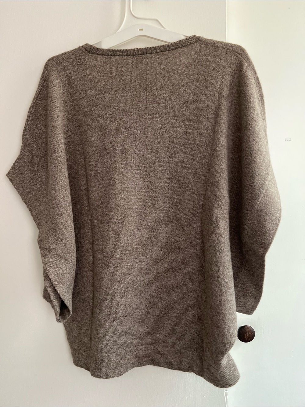Brunello Cucinelli Taupe V-Neck Cashmere Sweater - Picture 2 of 5